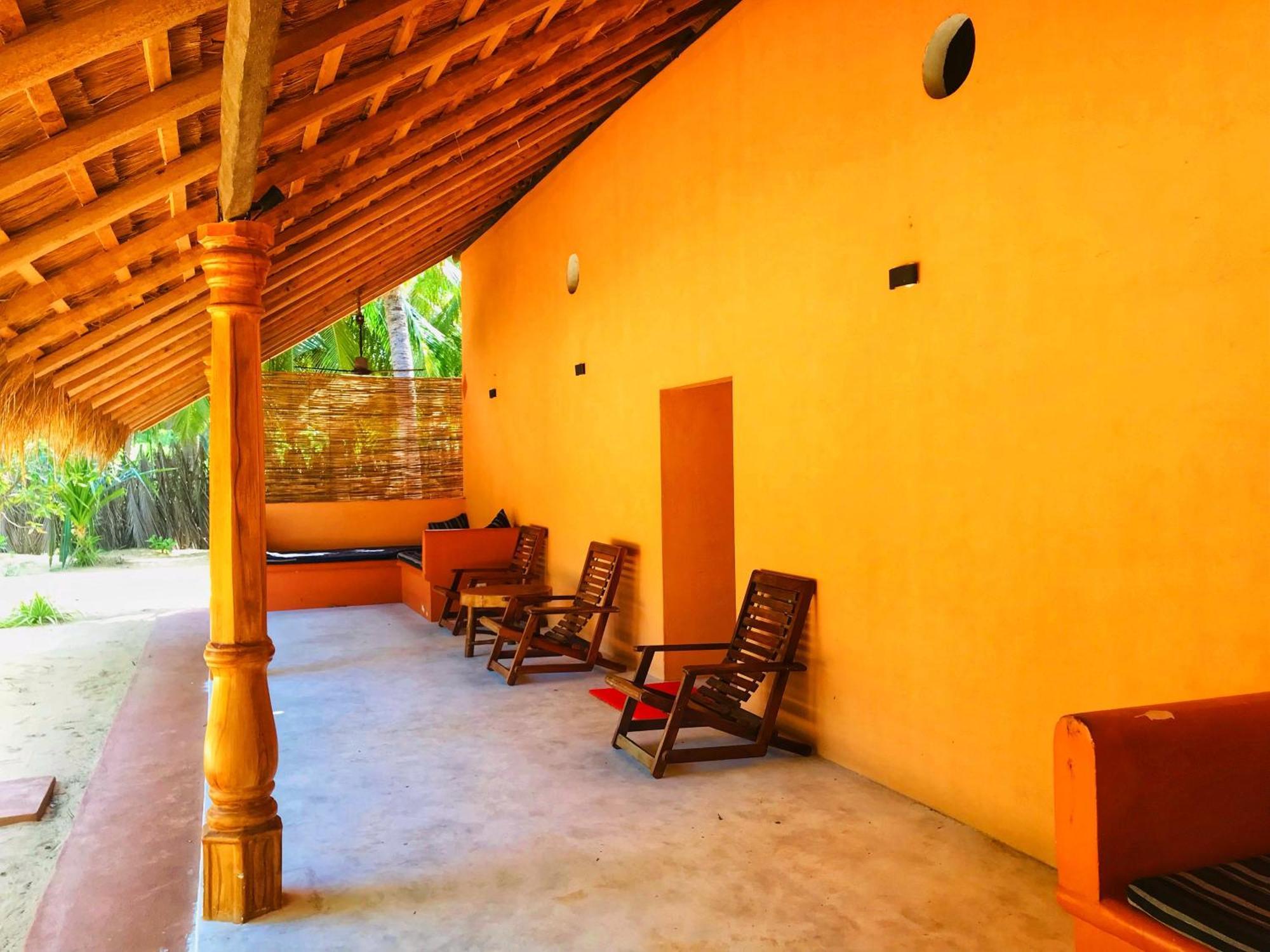 Roshanne Beach Resort Калпития Екстериор снимка