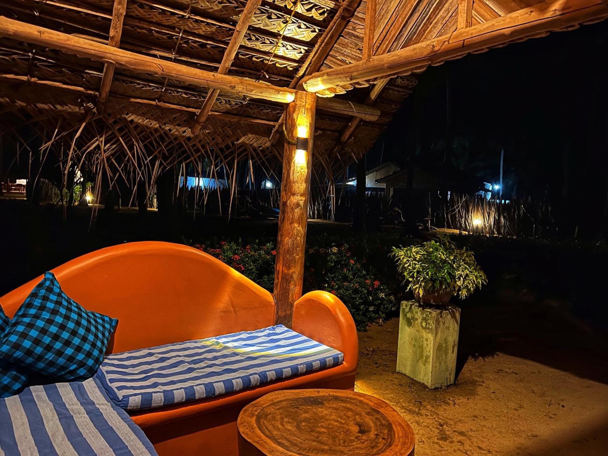 Roshanne Beach Resort Калпития Екстериор снимка