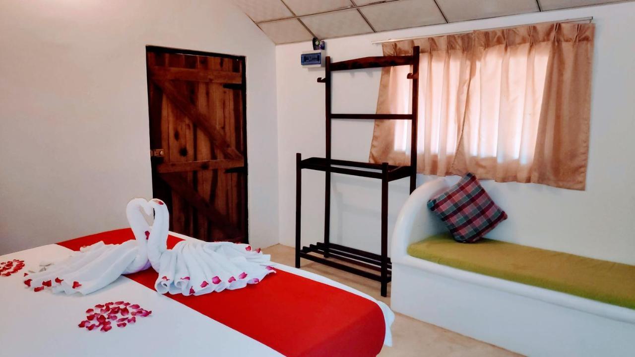 Roshanne Beach Resort Калпития Екстериор снимка