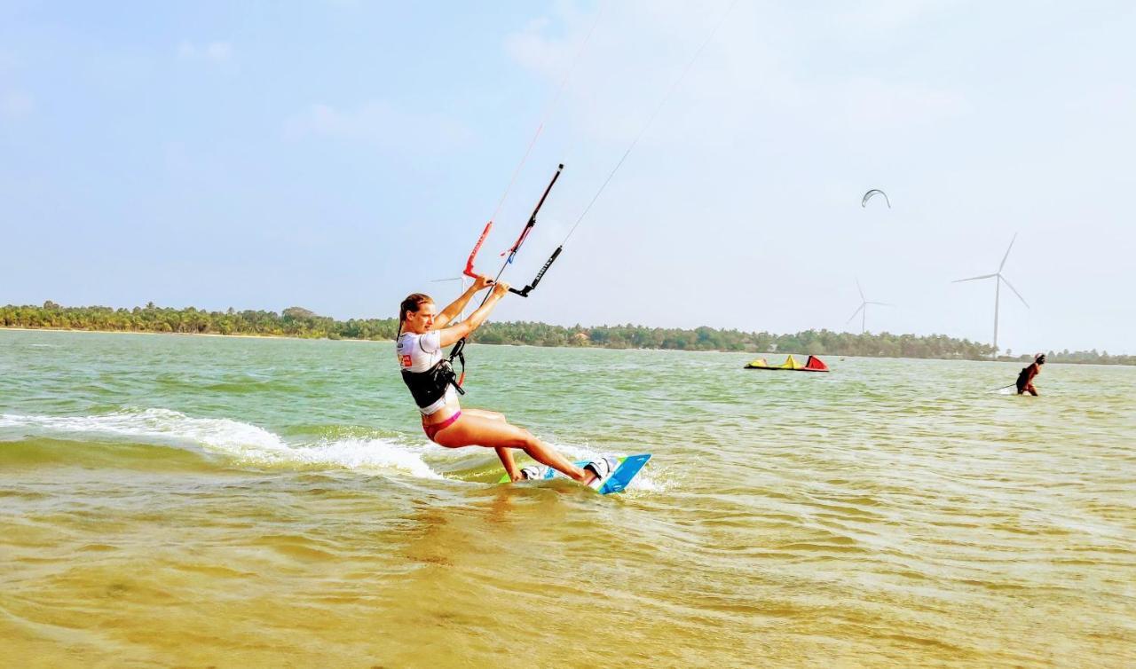 Roshanne Beach Resort Калпития Екстериор снимка
