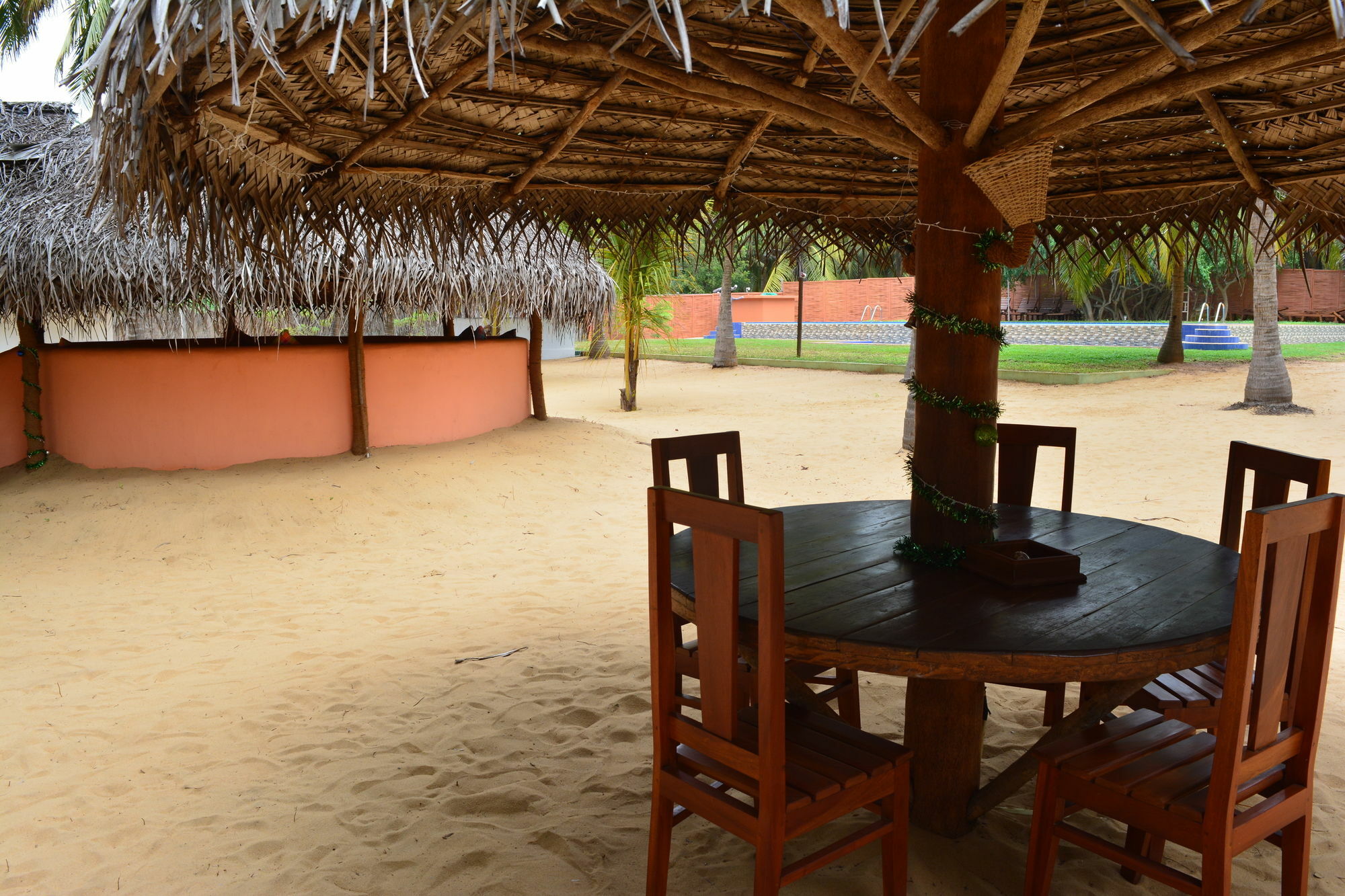 Roshanne Beach Resort Калпития Екстериор снимка